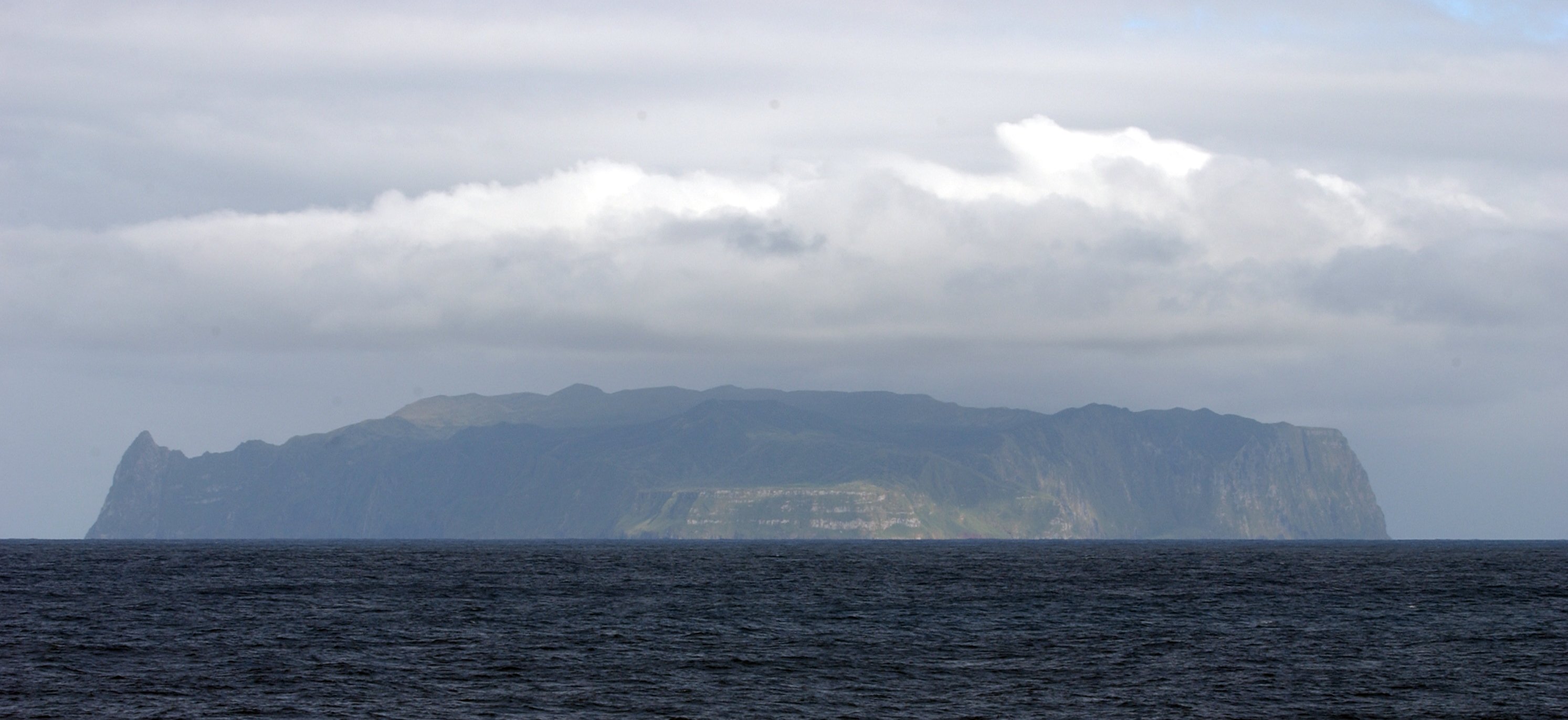 Inaccessible Island, Atlantic Odyssey_1 © Hadoram Shirihai-Oceanwide Expeditions.jpg_Hadoram Shirihai